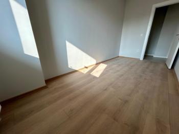MARMARAYA 2 DK YÜRÜME MESAFESİNDE BALKONLU ARA KAT SIFIR 2+1
