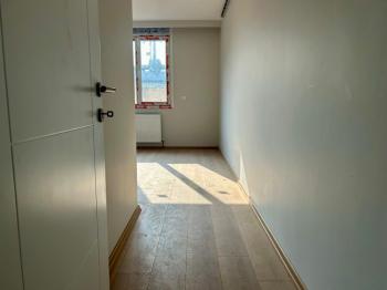 MARMARAYA 2 DK YÜRÜME MESAFESİNDE BALKONLU ARA KAT SIFIR 2+1