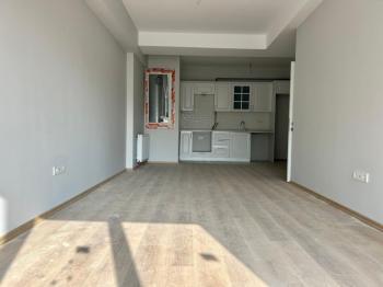 MARMARAYA 2 DK YÜRÜME MESAFESİNDE BALKONLU ARA KAT SIFIR 2+1