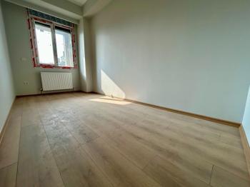 MARMARAYA 2 DK YÜRÜME MESAFESİNDE BALKONLU ARA KAT SIFIR 2+1