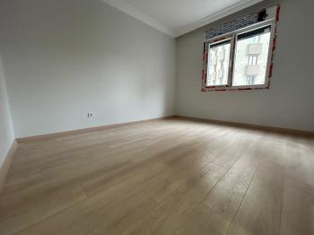 KOZYATAĞI'NDA METROYA MİNİBÜSE ÇOK YAKIN SIFIR 2+1 LÜKS DAİRE