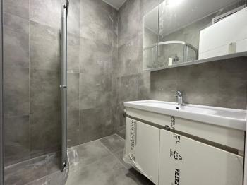 KOZYATAĞI'NDA METROYA MİNİBÜSE ÇOK YAKIN SIFIR 2+1 LÜKS DAİRE