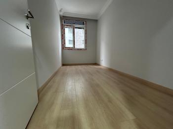 KOZYATAĞI'NDA METROYA MİNİBÜSE ÇOK YAKIN SIFIR 2+1 LÜKS DAİRE