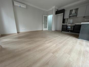 KOZYATAĞI'NDA METROYA MİNİBÜSE ÇOK YAKIN SIFIR 2+1 LÜKS DAİRE