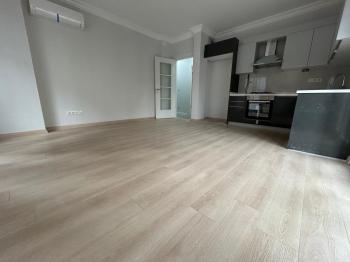KOZYATAĞI'NDA METROYA MİNİBÜSE ÇOK YAKIN SIFIR 2+1 LÜKS DAİRE