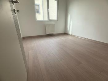 NEZİH MUHİTTE EBEVEYN BANYOLU ÖNÜ AÇIK VE OTOPARKLI SIFIR 3+1