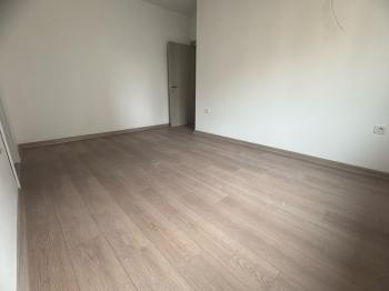 NEZİH MUHİTTE EBEVEYN BANYOLU ÖNÜ AÇIK VE OTOPARKLI SIFIR 3+1