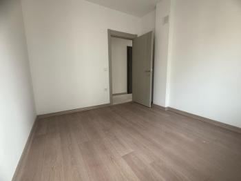 NEZİH MUHİTTE EBEVEYN BANYOLU ÖNÜ AÇIK VE OTOPARKLI SIFIR 3+1