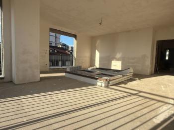 BOSTANCI SAHİLDE CADDEYE 5 DK DENİZ MANZARALI ULTRA LÜKS 3+1