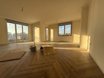 ALTINTEPE'DE CADDEYE BOSTANCIYA SAHİLE KOMŞU 300 m² 5+2 DUBLEKS