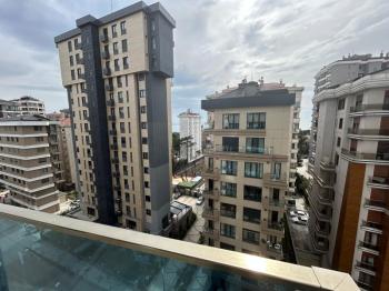 CADDEBOSTAN SAHİLDE EBV BANYOLU BALKONLU ÖN CEPHE 108 M² NET 3+1
