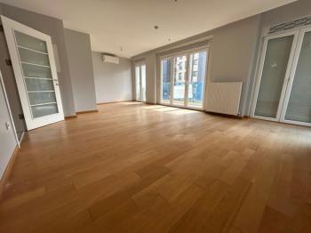 CADDEBOSTAN SAHİLDE EBV BANYOLU BALKONLU ÖN CEPHE 108 M² NET 3+1