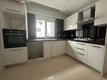 CADDEBOSTAN SAHİLDE EBV BANYOLU BALKONLU ÖN CEPHE 108 M² NET 3+1