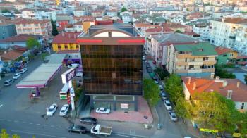  3000 M2 KULLANIM ALANLI  YEPYENİ  KOMPLE KİRALIK PLAZA  