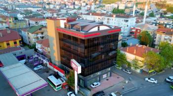 3000 M2 KULLANIM ALANLI  YEPYENİ  KOMPLE KİRALIK PLAZA  
