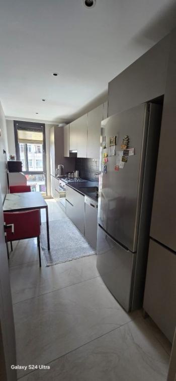 Bağdat Caddesi'nde 2+1 kiralık daire, yeni bina, ikinci katta.