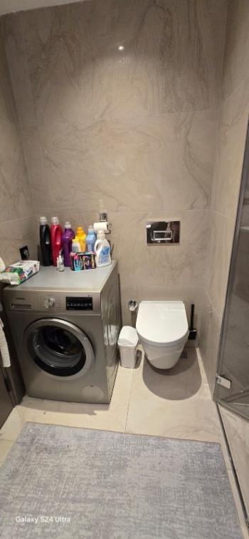 Bağdat Caddesi'nde 2+1 kiralık daire, yeni bina, ikinci katta.