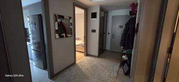 Bağdat Caddesi'nde 2+1 kiralık daire, yeni bina, ikinci katta.
