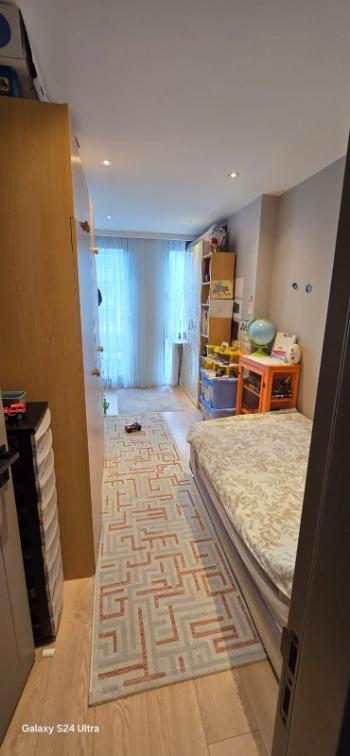 Bağdat Caddesi'nde 2+1 kiralık daire, yeni bina, ikinci katta.