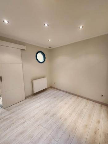 CİHANGİR DEFTERDAR YOKUŞUNDA SATILIK 1 +1 HEM TICARI HEM MESKEN YENİLENMİŞ DAİRE