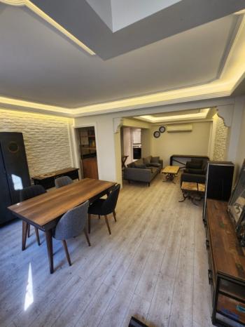 CİHANGİR DEFTERDAR YOKUŞUNDA SATILIK 1 +1 HEM TICARI HEM MESKEN YENİLENMİŞ DAİRE