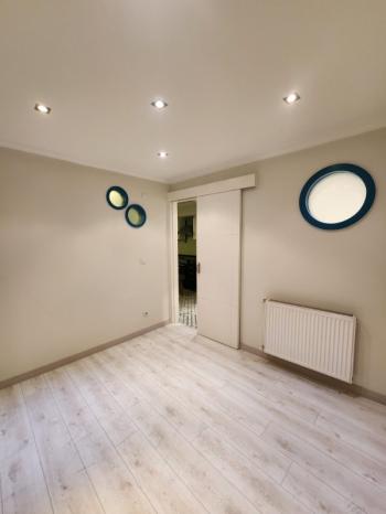 CİHANGİR DEFTERDAR YOKUŞUNDA SATILIK 1 +1 HEM TICARI HEM MESKEN YENİLENMİŞ DAİRE