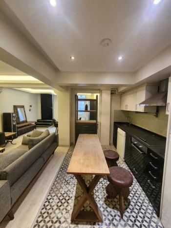 CİHANGİR DEFTERDAR YOKUŞUNDA SATILIK 1 +1 HEM TICARI HEM MESKEN YENİLENMİŞ DAİRE