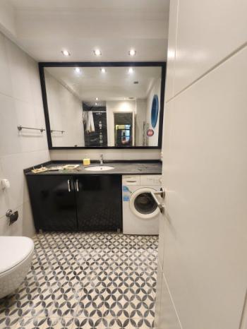 CİHANGİR DEFTERDAR YOKUŞUNDA SATILIK 1 +1 HEM TICARI HEM MESKEN YENİLENMİŞ DAİRE