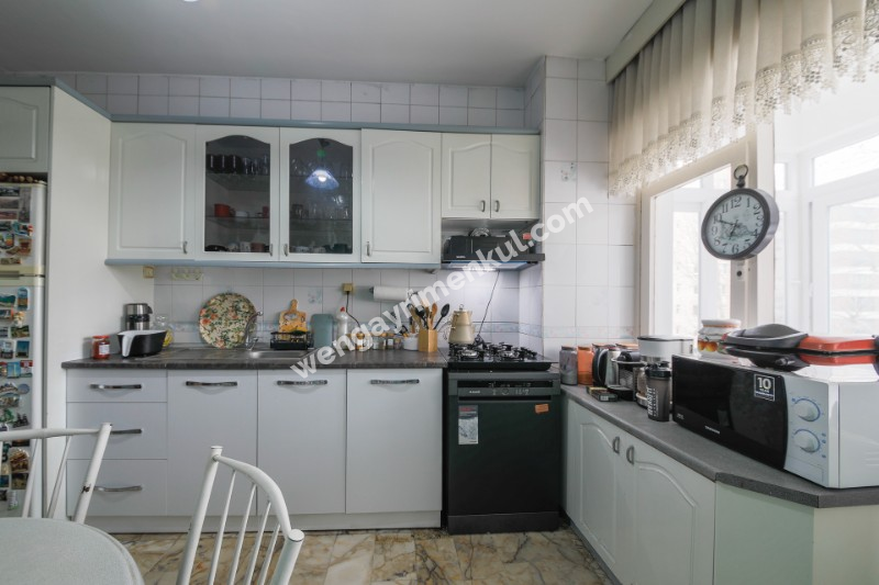 TEK YETKİLİ SUADİYE EMİN ALİ PAŞA’DA 160M² NET SATILIK 4+1 DAİRE