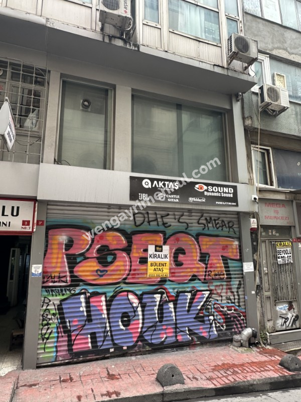 GALATAYA YAKIN GALİPDEDE CADDESİ ÜZERİ ŞAHDEĞİRMENİ SOKAKTA 136 M2 MAĞAZA