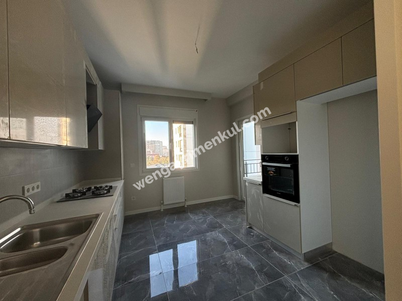 Erenköy Geniş 3+1 Net :110 m2