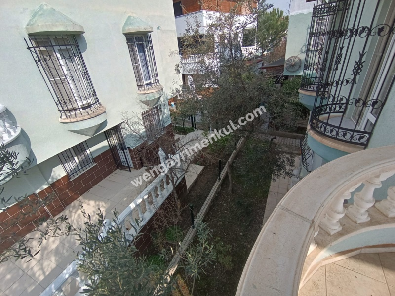 Altınoluk İlyada Sitesinde Dubleks Villa