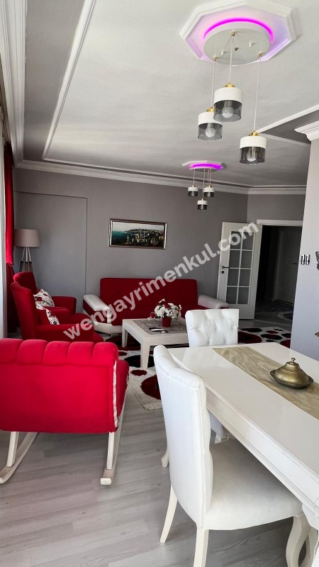 ÜMRANİYEDE SİTE İÇERİSİNDE FERAH BİR 3+1 SATILIK DAİRE