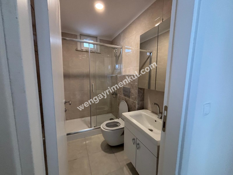 Erenköy Ethemefendi cad Marmaray yanı Geniş 3+1 4 yaşında