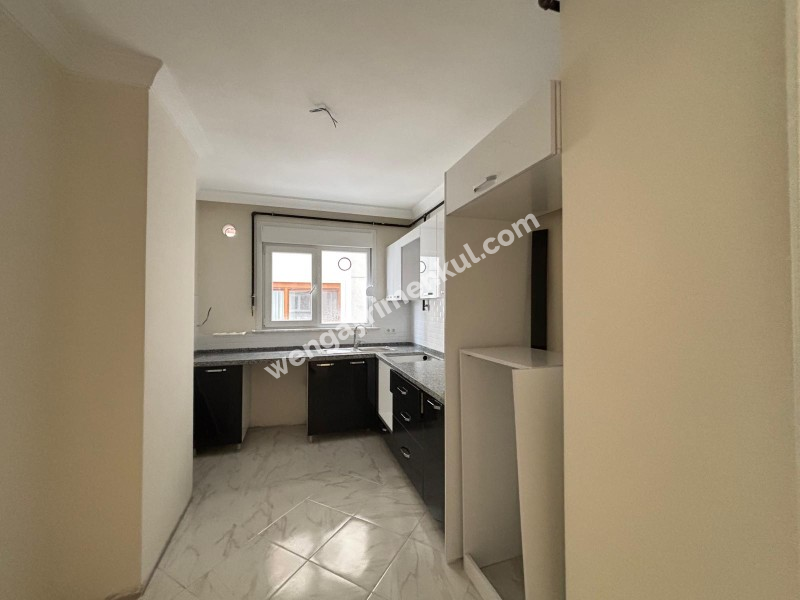 Erenköy Ethemefendi cad Marmaray yanı Geniş 3+1 4 yaşında