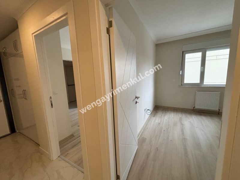 Erenköy Ethemefendi cad Marmaray yanı Geniş 3+1 4 yaşında
