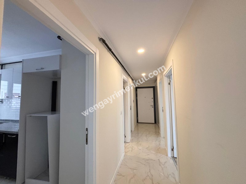 Erenköy Ethemefendi cad Marmaray yanı Geniş 3+1 4 yaşında