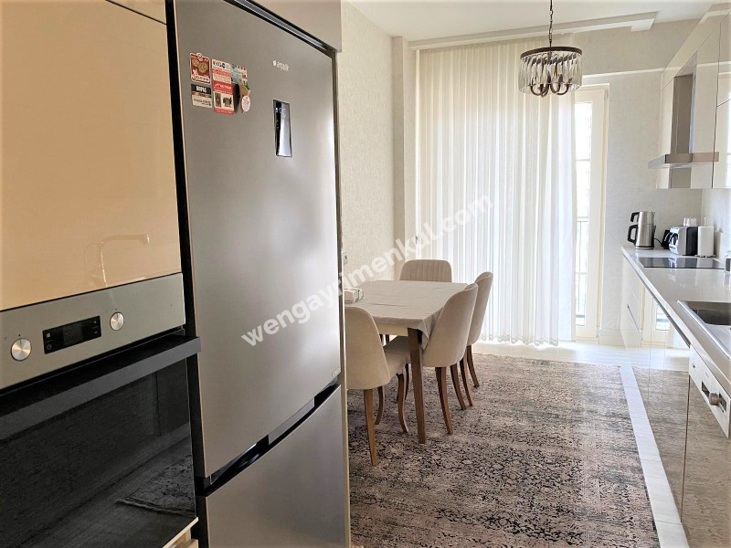 SİNPAŞ FİNANS ŞEHİRDE SATILIK 3+1 DAİRE
