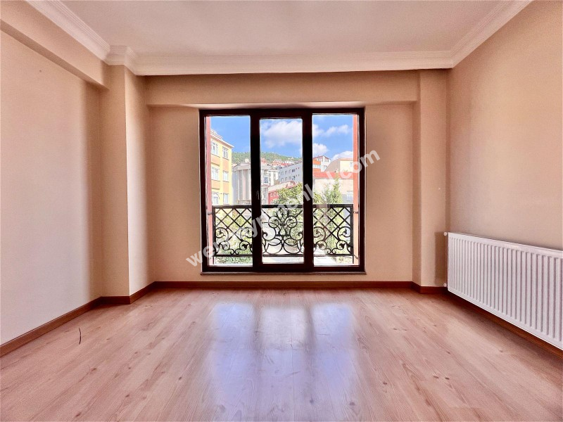 OZANLAR CAD. 7 YILLIK KAPALI OTOPARKLI GENİŞ 2+1 FIRSAT DAİRE
