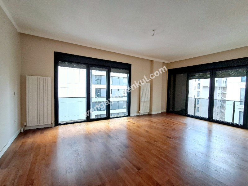 C.BOSTAN'DA BAĞDAT CAD.NE 5.BİNA EB.BANYOLU BALKONLU 3+1 KİRALIK DAİRE
