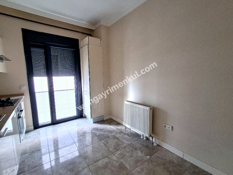 C.BOSTAN'DA BAĞDAT CAD.NE 5.BİNA EB.BANYOLU BALKONLU 3+1 KİRALIK DAİRE