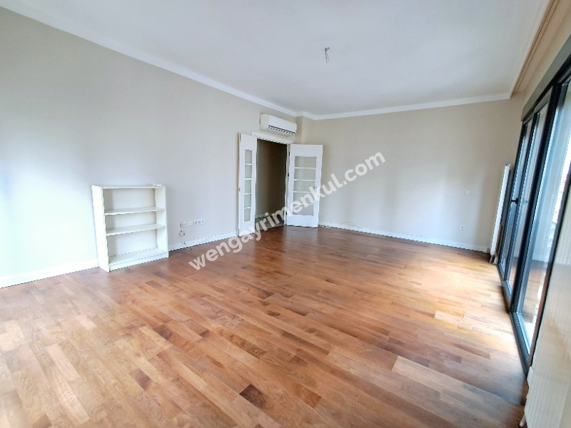C.BOSTAN'DA BAĞDAT CAD.NE 5.BİNA EB.BANYOLU BALKONLU 3+1 KİRALIK DAİRE