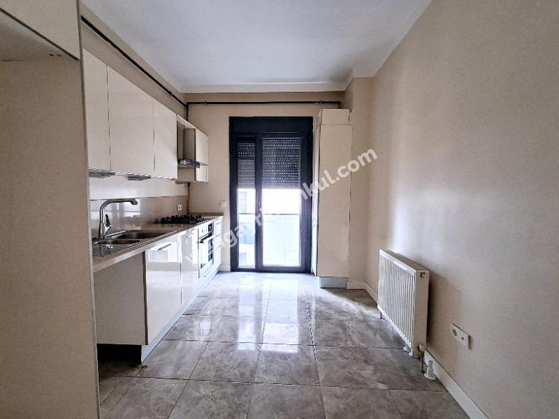 C.BOSTAN'DA BAĞDAT CAD.NE 5.BİNA EB.BANYOLU BALKONLU 3+1 KİRALIK DAİRE