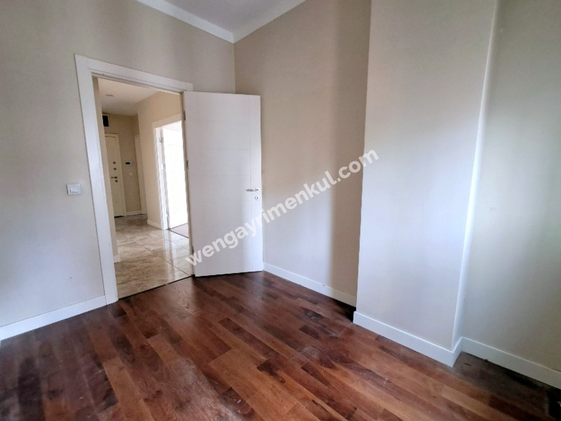 C.BOSTAN'DA BAĞDAT CAD.NE 5.BİNA EB.BANYOLU BALKONLU 3+1 KİRALIK DAİRE