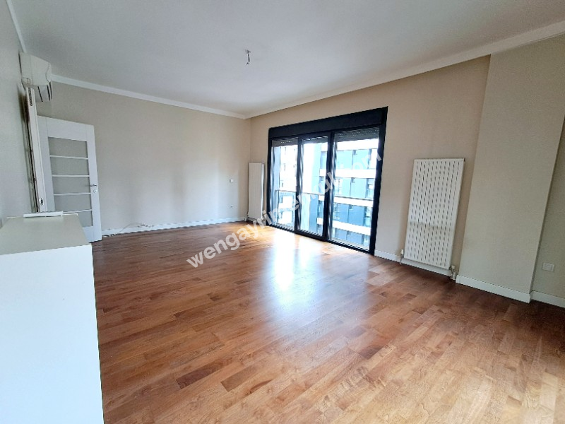 C.BOSTAN'DA BAĞDAT CAD.NE 5.BİNA EB.BANYOLU BALKONLU 3+1 KİRALIK DAİRE