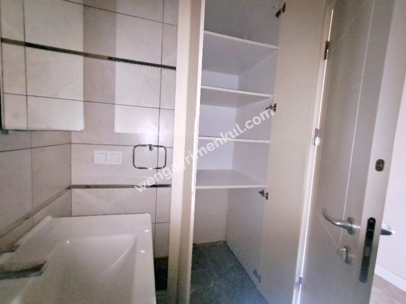 C.BOSTAN'DA BAĞDAT CAD.NE 5.BİNA EB.BANYOLU BALKONLU 3+1 KİRALIK DAİRE