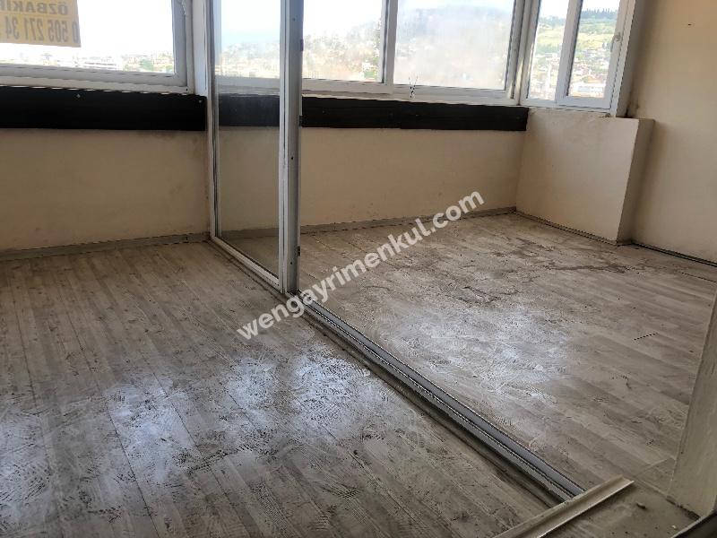 Konak’da 3odalı Ofis Satılık