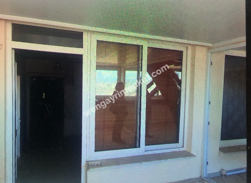 Konak’da 3odalı Ofis Satılık
