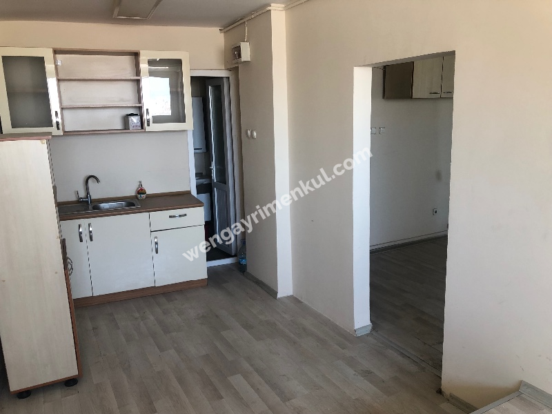 Konak’da 3odalı Ofis Satılık