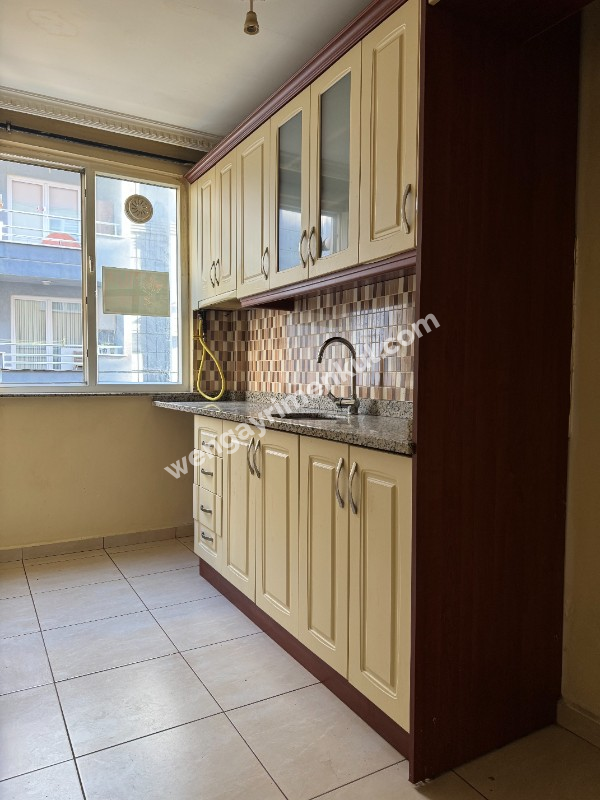 Zümrütevler Metro Yakını BOŞ DAİRE Güney Cephe Kat Mülkiyetli